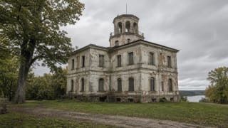 Belvederis Manor house with a viewing turret and old park on the Nemunas slope