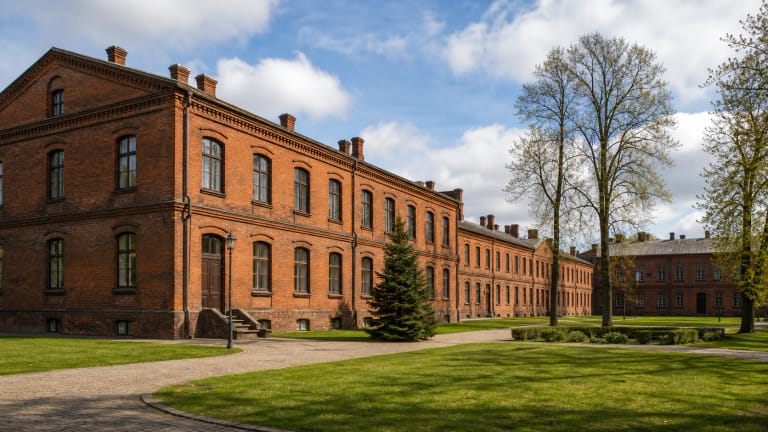 Klaipėdos universiteto miestelio raudonplyčiai buvusių kareivinių pastatai H. Manto gatvėje