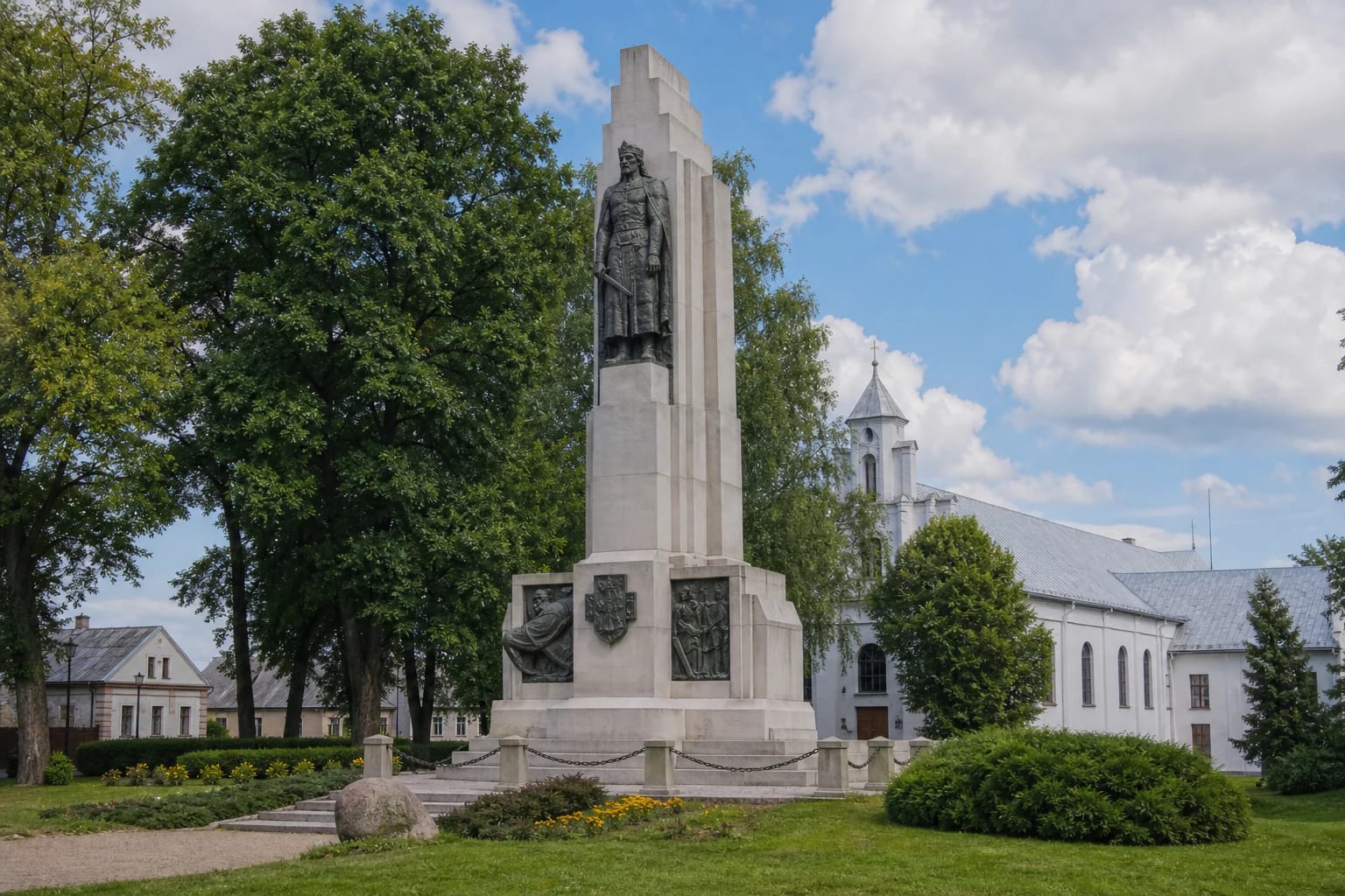 Perloja Vytautas the Great Monument in the town square by the church