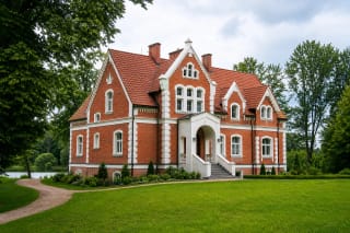 Red-brick English cottage-style Šešuolėliai Manor with park in Širvintos District