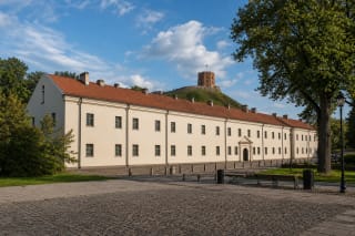 Taikomosios dailės ir dizaino muziejus atkurtuose Senojo arsenalo rūmuose prie Gedimino kalno